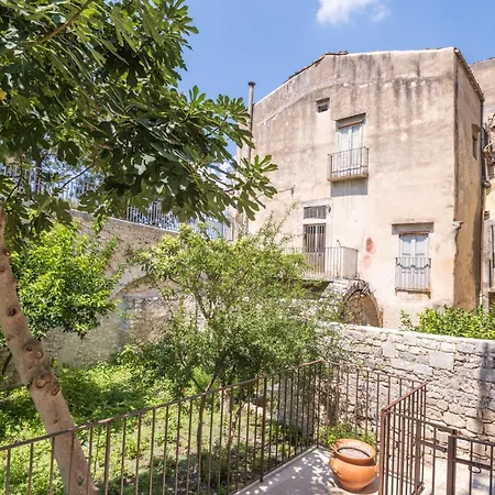 Vista San Giorgio - Pomelia Modica